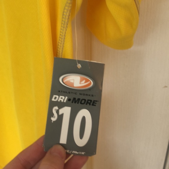 🌸4/$20🌸men’s athletic works tee - Picture 3 of 3